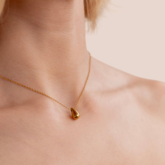Amara Golden Teardrop Necklace
