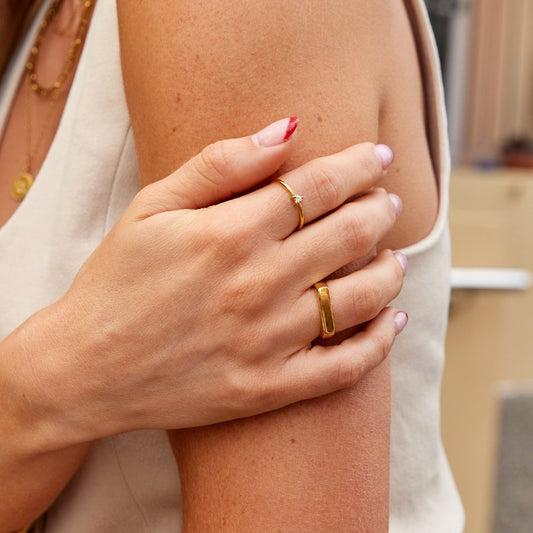 Lola Bar Signet Ring